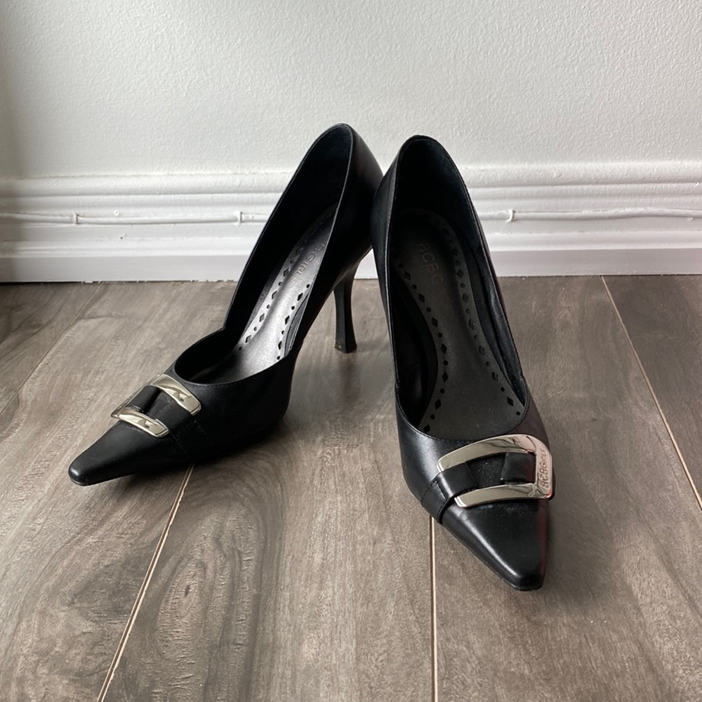 Women’s BCBGirls pointed black heels